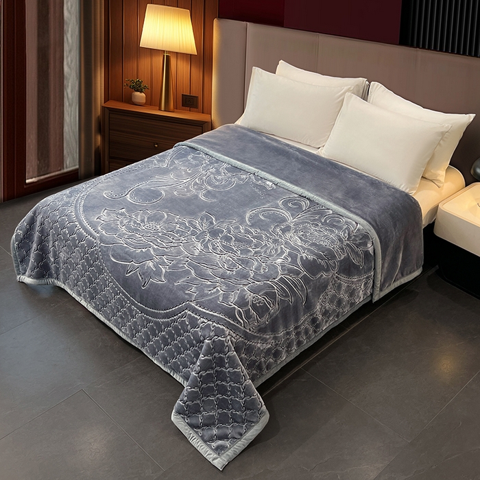 91家纺网 家纺一手货源 找家纺 凯轩毛毯网销专供 2026新款仿刺绣双层加厚压花云毯 深灰色