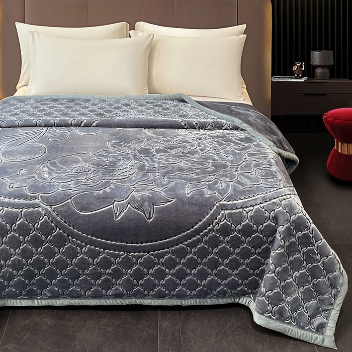 91家纺网 家纺一手货源 找家纺 凯轩毛毯网销专供 2026新款仿刺绣双层加厚压花云毯 深灰色