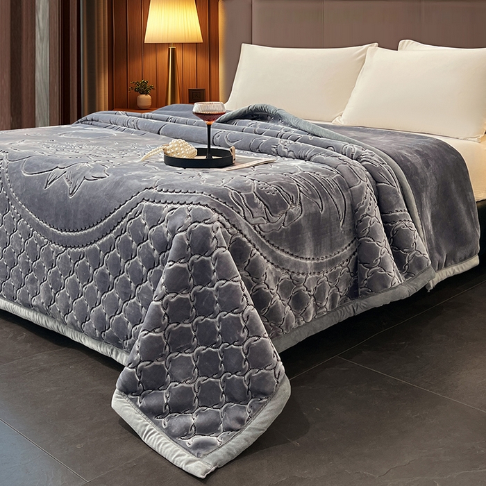 91家纺网 家纺一手货源 找家纺 凯轩毛毯网销专供 2026新款仿刺绣双层加厚压花云毯 深灰色