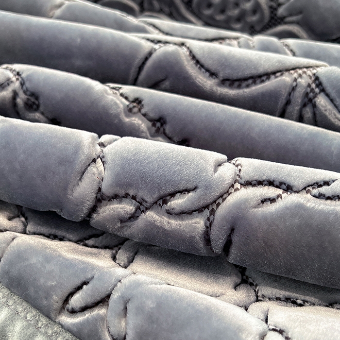 91家纺网 家纺一手货源 找家纺 凯轩毛毯网销专供 2026新款仿刺绣双层加厚压花云毯 深灰色