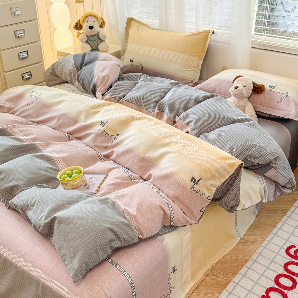 91家纺网 家纺一手货源 找家纺 尚帛 2026新款全棉品质喷气印花爆款四件套 多规格套件 单品系列-四件套 协奏曲-红