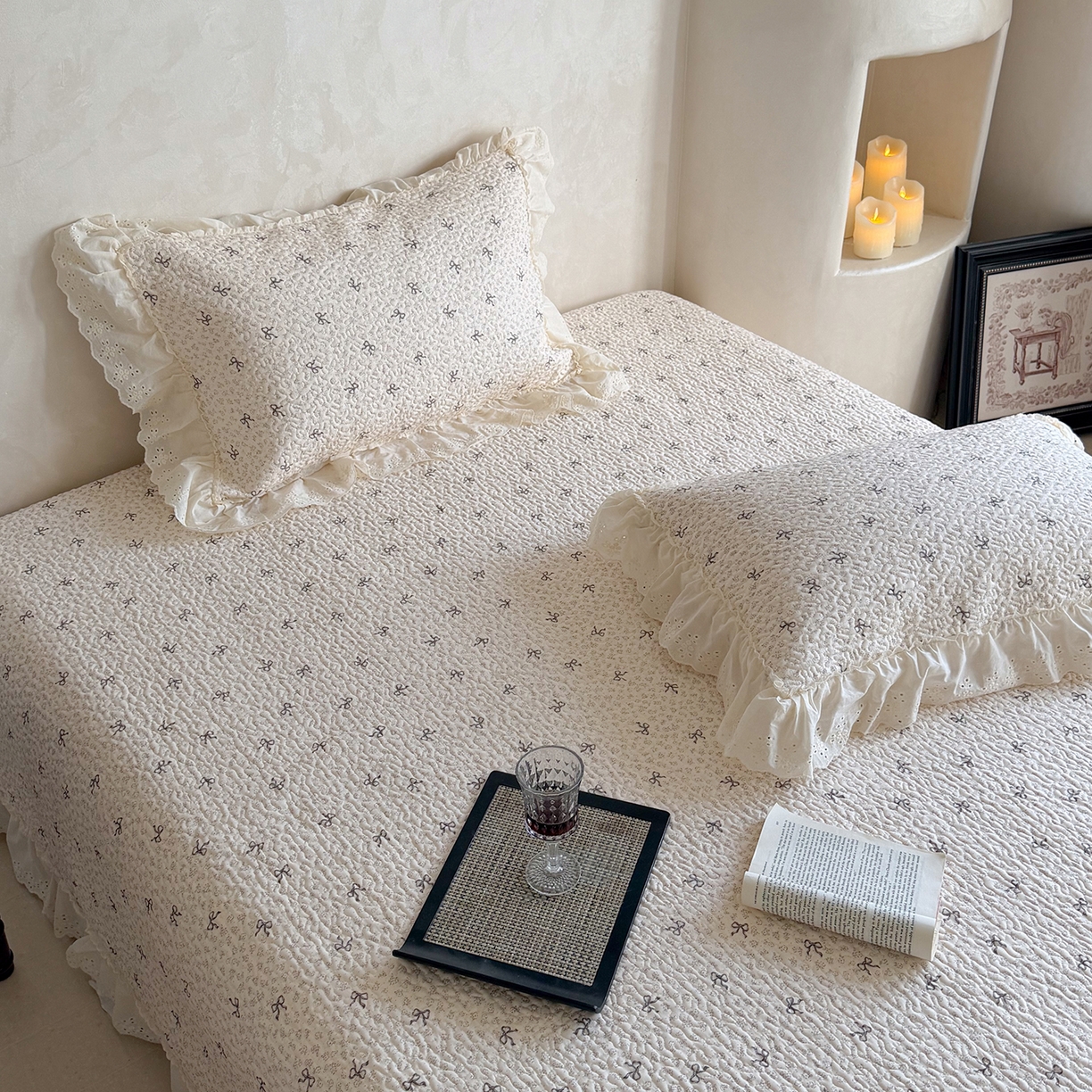 91家纺网 家纺一手货源 找家纺 琳可家居 2026新款印花全棉双层纱床盖棉布花边高温水洗A类标准夹棉可机洗 蝴蝶结