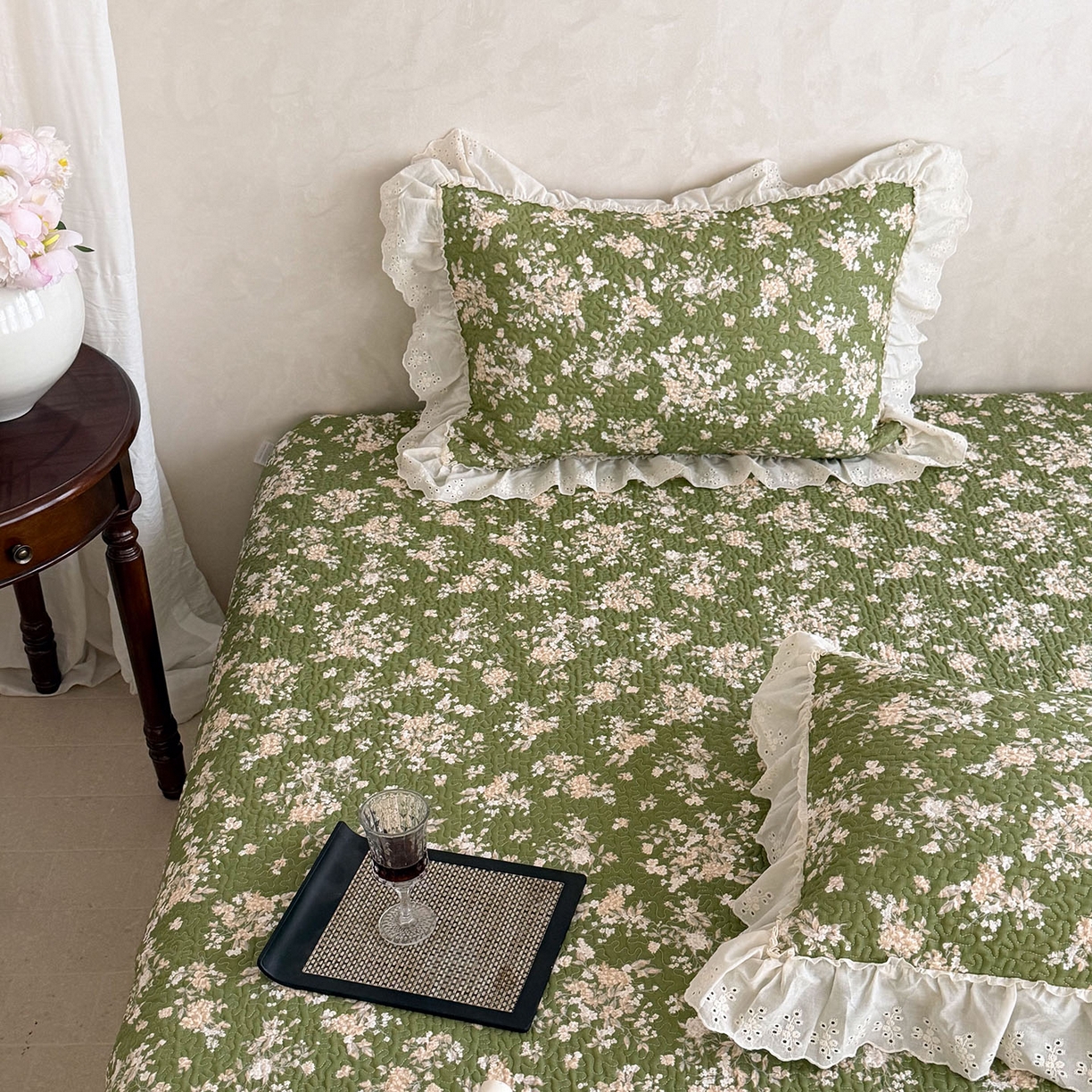 91家纺网 家纺一手货源 找家纺 琳可家居 2026新款印花全棉双层纱床盖棉布花边高温水洗A类标准夹棉可机洗 巴黎春天