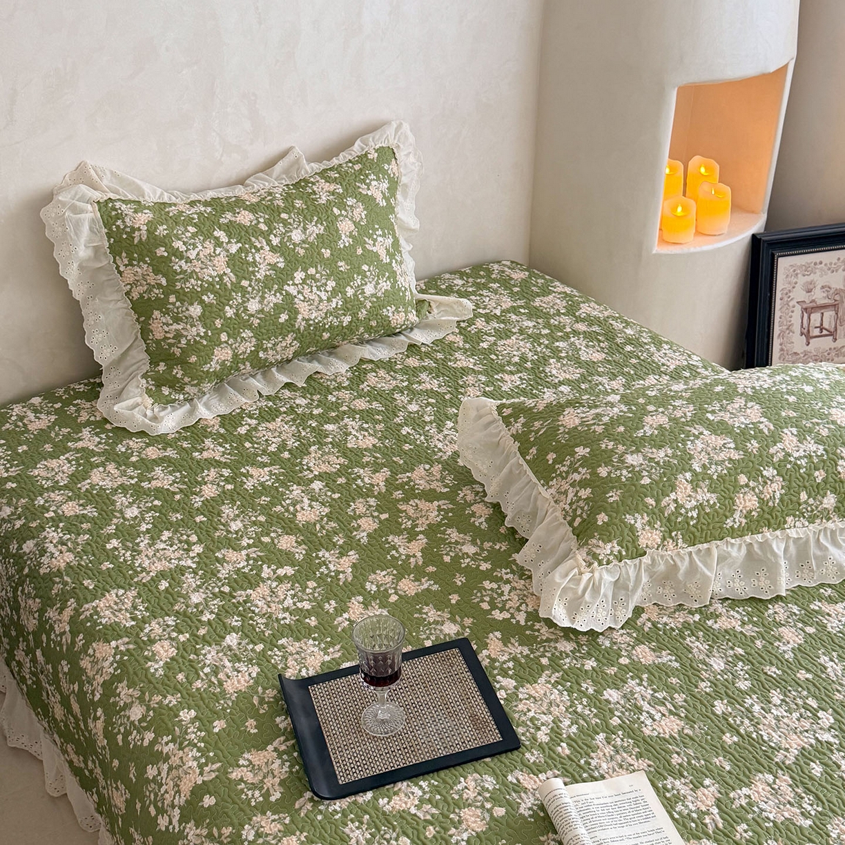 91家纺网 家纺一手货源 找家纺 琳可家居 2026新款印花全棉双层纱床盖棉布花边高温水洗A类标准夹棉可机洗 巴黎春天