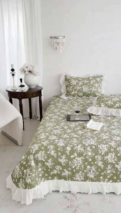 91家纺网 家纺一手货源 找家纺 琳可家居 2026新款印花全棉双层纱床盖棉布花边高温水洗A类标准夹棉可机洗 巴黎春天