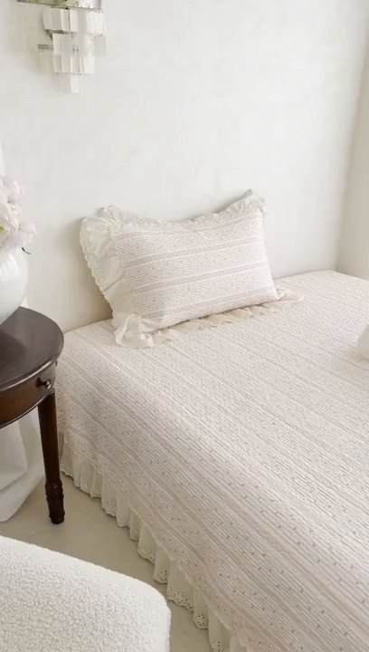 91家纺网 家纺一手货源 找家纺 琳可家居 2026新款印花全棉双层纱床盖棉布花边高温水洗A类标准夹棉可机洗 多彩爱心-粉