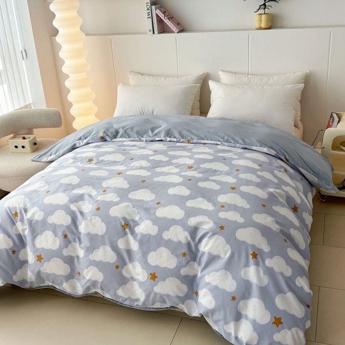 91家纺网 家纺一手货源 找家纺 艾迪尚家纺 2026新款133X76宽幅全棉纯棉印花单品被套 被套单件 踏浪-蓝