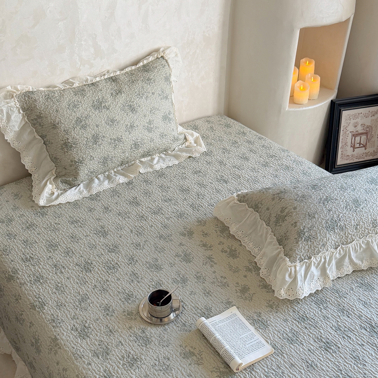 91家纺网 家纺一手货源 找家纺 琳可家居 2026新款印花全棉双层纱床盖棉布花边高温水洗A类标准夹棉可机洗 风雅花韵