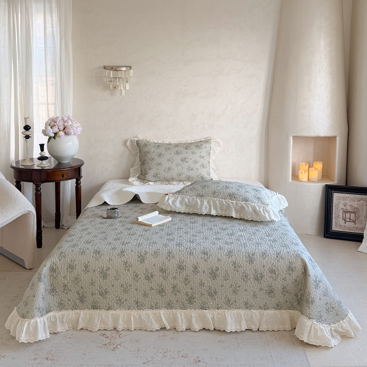 91家纺网 家纺一手货源 找家纺 琳可家居 2026新款印花全棉双层纱床盖棉布花边高温水洗A类标准夹棉可机洗 风雅花韵