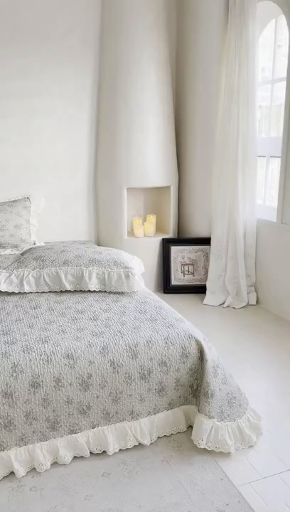 91家纺网 家纺一手货源 找家纺 琳可家居 2026新款印花全棉双层纱床盖棉布花边高温水洗A类标准夹棉可机洗 风雅花韵