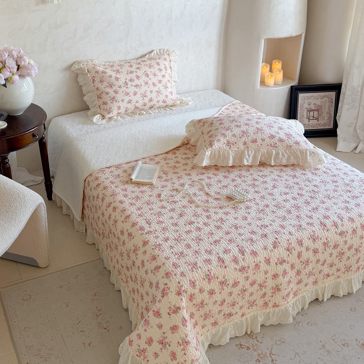 91家纺网 家纺一手货源 找家纺 琳可家居 2026新款印花全棉双层纱床盖棉布花边高温水洗A类标准夹棉可机洗 浮生如梦