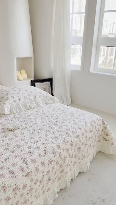 91家纺网 家纺一手货源 找家纺 琳可家居 2026新款印花全棉双层纱床盖棉布花边高温水洗A类标准夹棉可机洗 浮生如梦