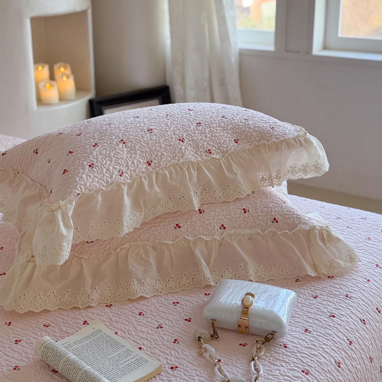 91家纺网 家纺一手货源 找家纺 琳可家居 2026新款印花全棉双层纱床盖棉布花边高温水洗A类标准夹棉可机洗 樱桃