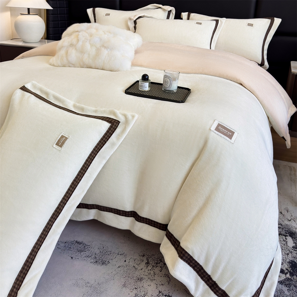 91家纺网 家纺一手货源 找家纺 （总）大米家居 2025新款牛奶绒织带轻奢工艺款四件套-卡夫系列