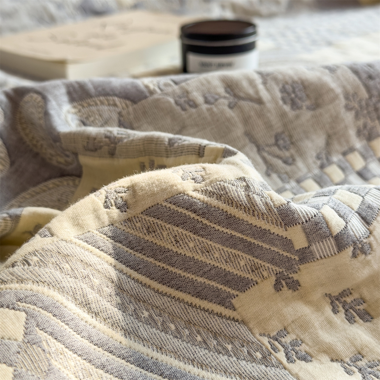 91家纺网 家纺一手货源 找家纺 兄弟坊 2025新款全棉三层纱多功能毛巾被（盖毯床单夏被）棉澜 棉澜-巴黎风情灰