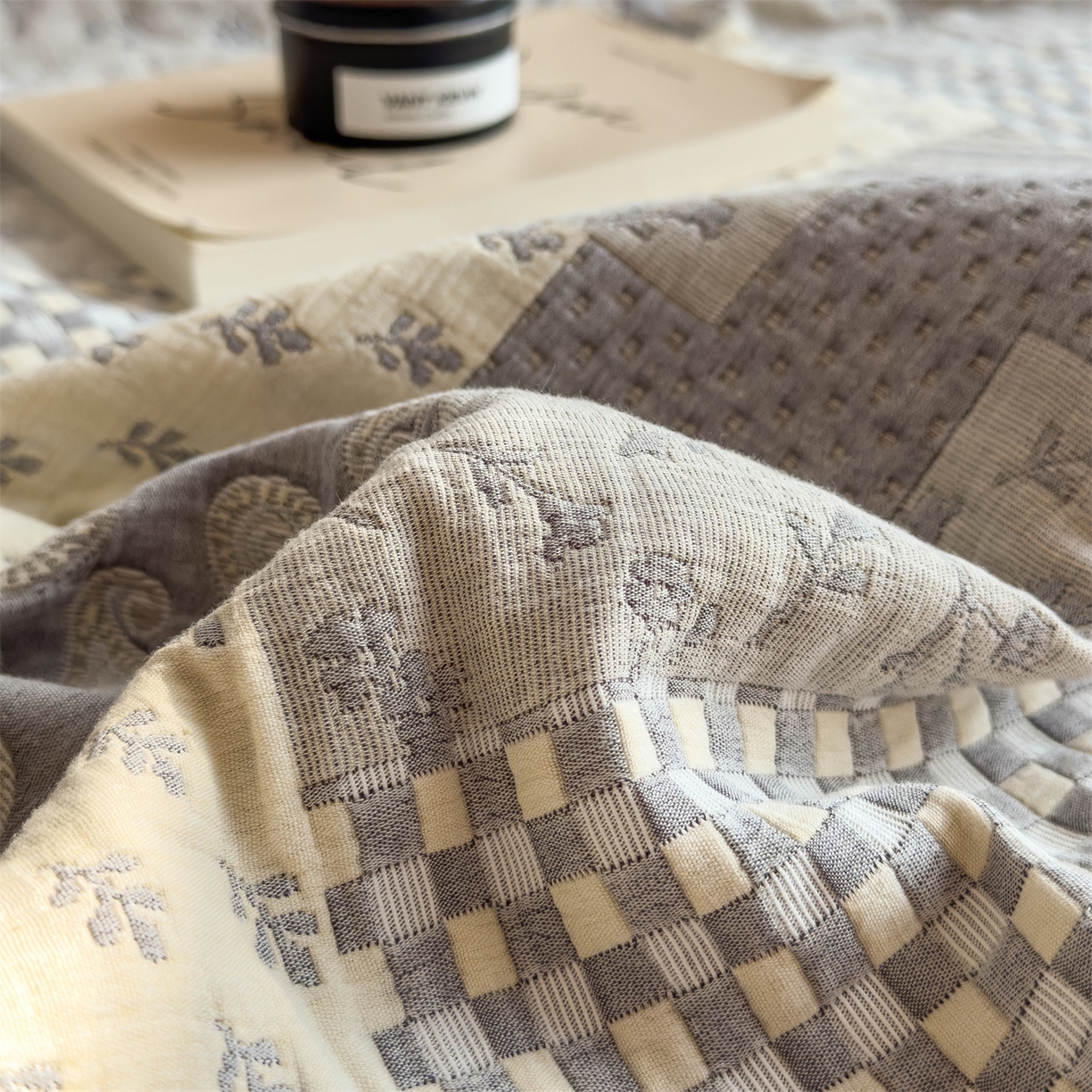 91家纺网 家纺一手货源 找家纺 兄弟坊 2025新款全棉三层纱多功能毛巾被（盖毯床单夏被）棉澜 棉澜-巴黎风情灰