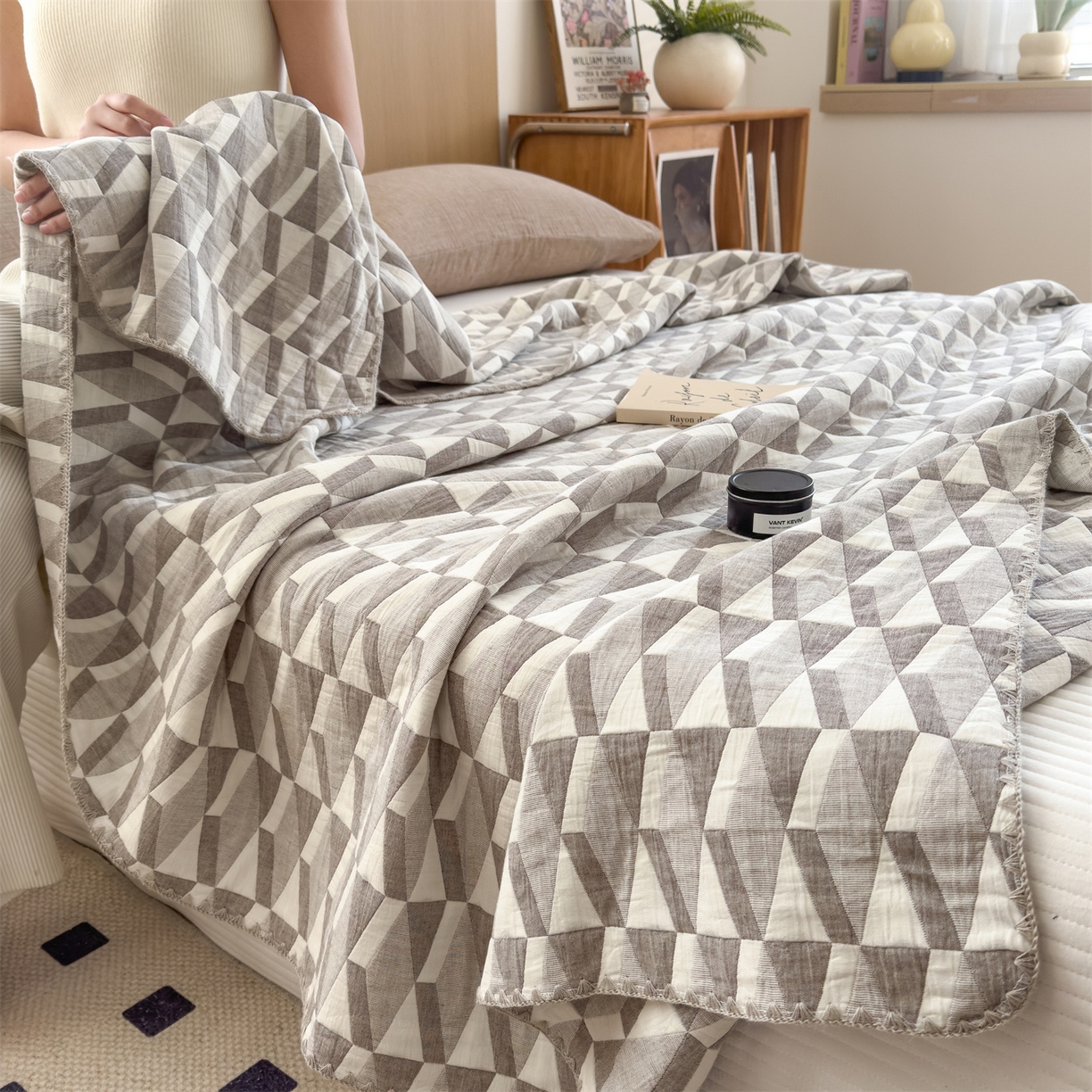 91家纺网 家纺一手货源 找家纺 兄弟坊 2025新款全棉三层纱多功能毛巾被（盖毯床单夏被）棉澜 棉澜-简纹黑白