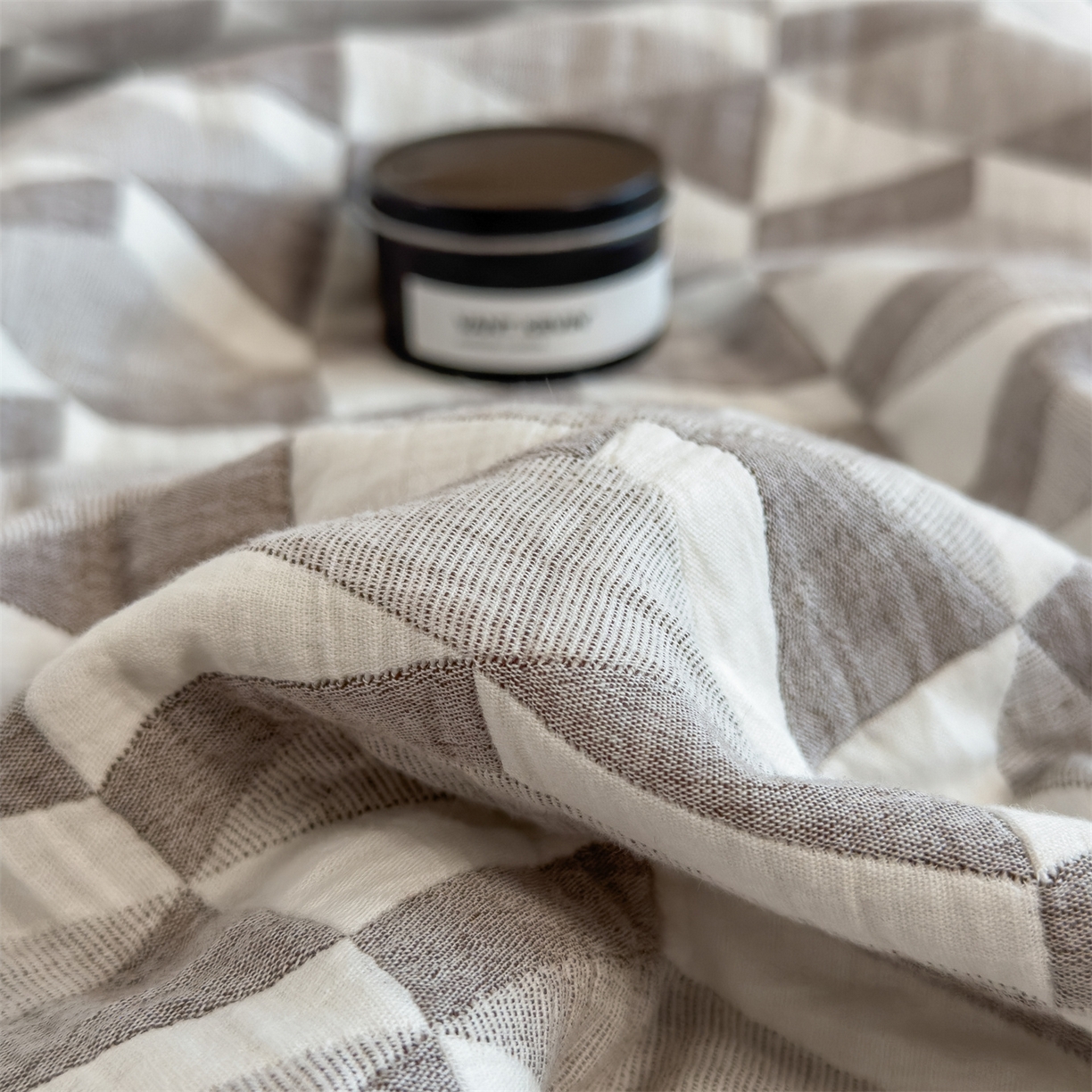 91家纺网 家纺一手货源 找家纺 兄弟坊 2025新款全棉三层纱多功能毛巾被（盖毯床单夏被）棉澜 棉澜-简纹黑白