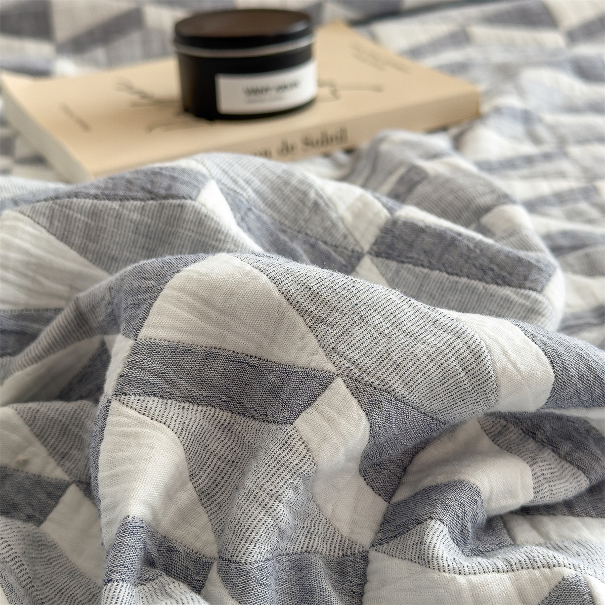 91家纺网 家纺一手货源 找家纺 兄弟坊 2025新款全棉三层纱多功能毛巾被（盖毯床单夏被）棉澜 棉澜-简纹灰白