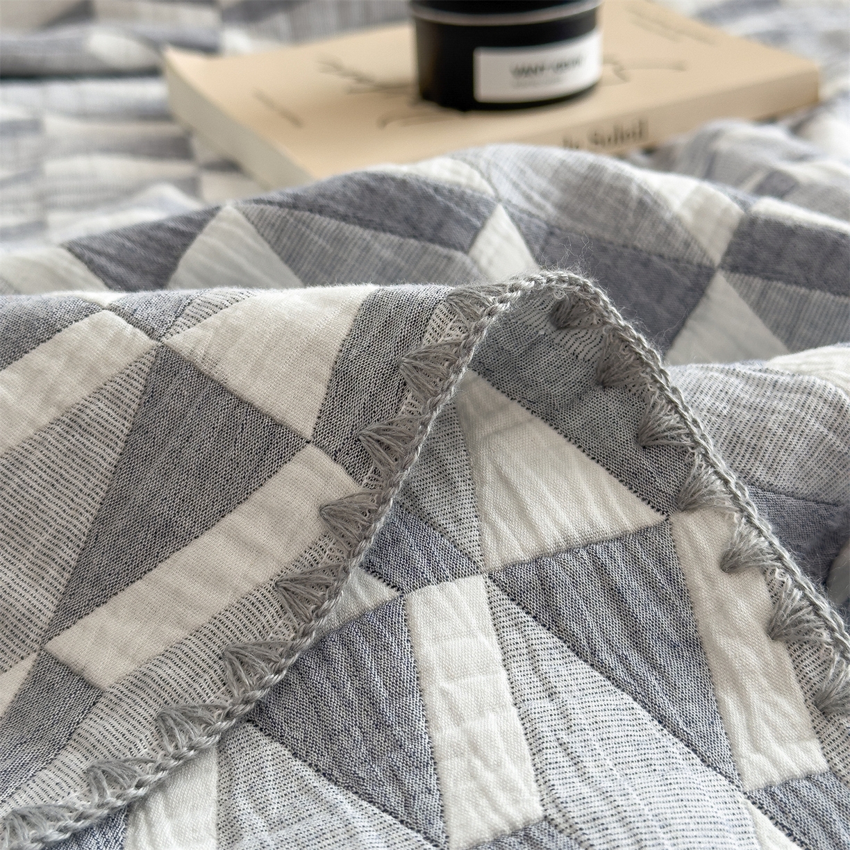 91家纺网 家纺一手货源 找家纺 兄弟坊 2025新款全棉三层纱多功能毛巾被（盖毯床单夏被）棉澜 棉澜-简纹灰白