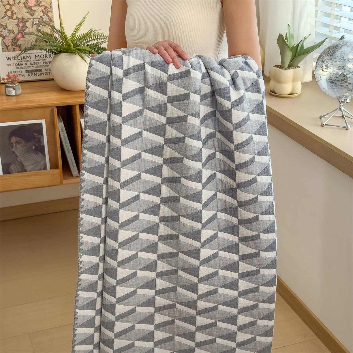 91家纺网 家纺一手货源 找家纺 兄弟坊 2025新款全棉三层纱多功能毛巾被（盖毯床单夏被）棉澜 棉澜-简纹灰白