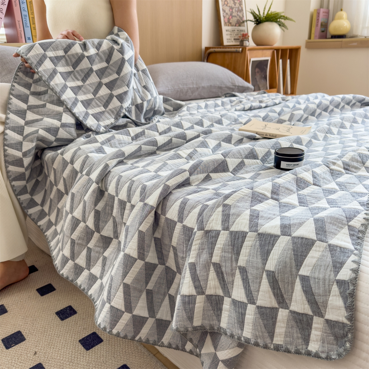 91家纺网 家纺一手货源 找家纺 兄弟坊 2025新款全棉三层纱多功能毛巾被（盖毯床单夏被）棉澜 棉澜-简纹灰白