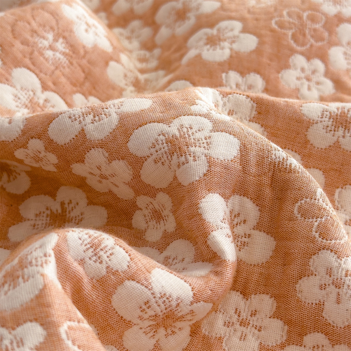 91家纺网 家纺一手货源 找家纺 兄弟坊 2025新款全棉三层纱多功能毛巾被（盖毯床单夏被）棉澜 棉澜-花海浅橙