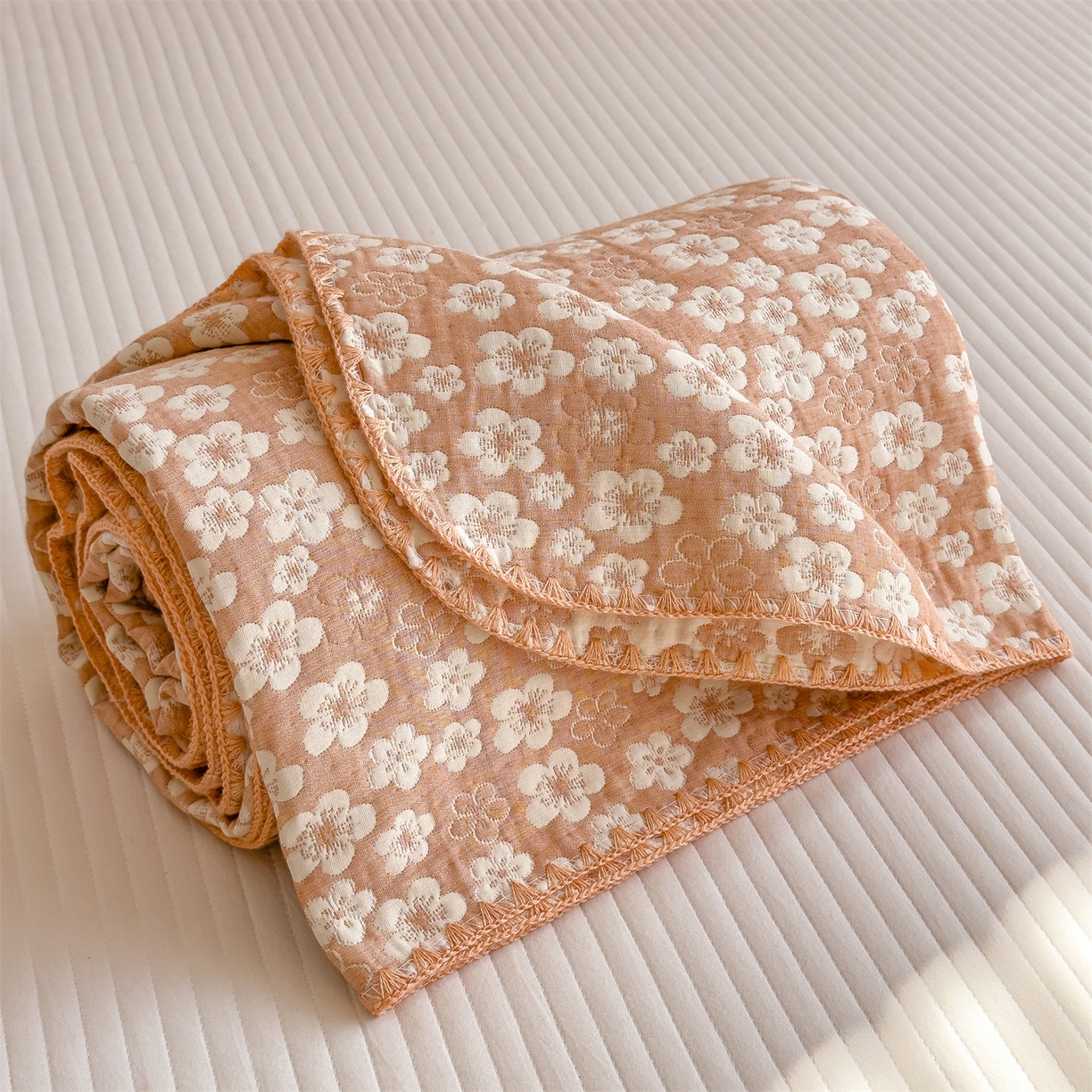 91家纺网 家纺一手货源 找家纺 兄弟坊 2025新款全棉三层纱多功能毛巾被（盖毯床单夏被）棉澜 棉澜-花海浅橙