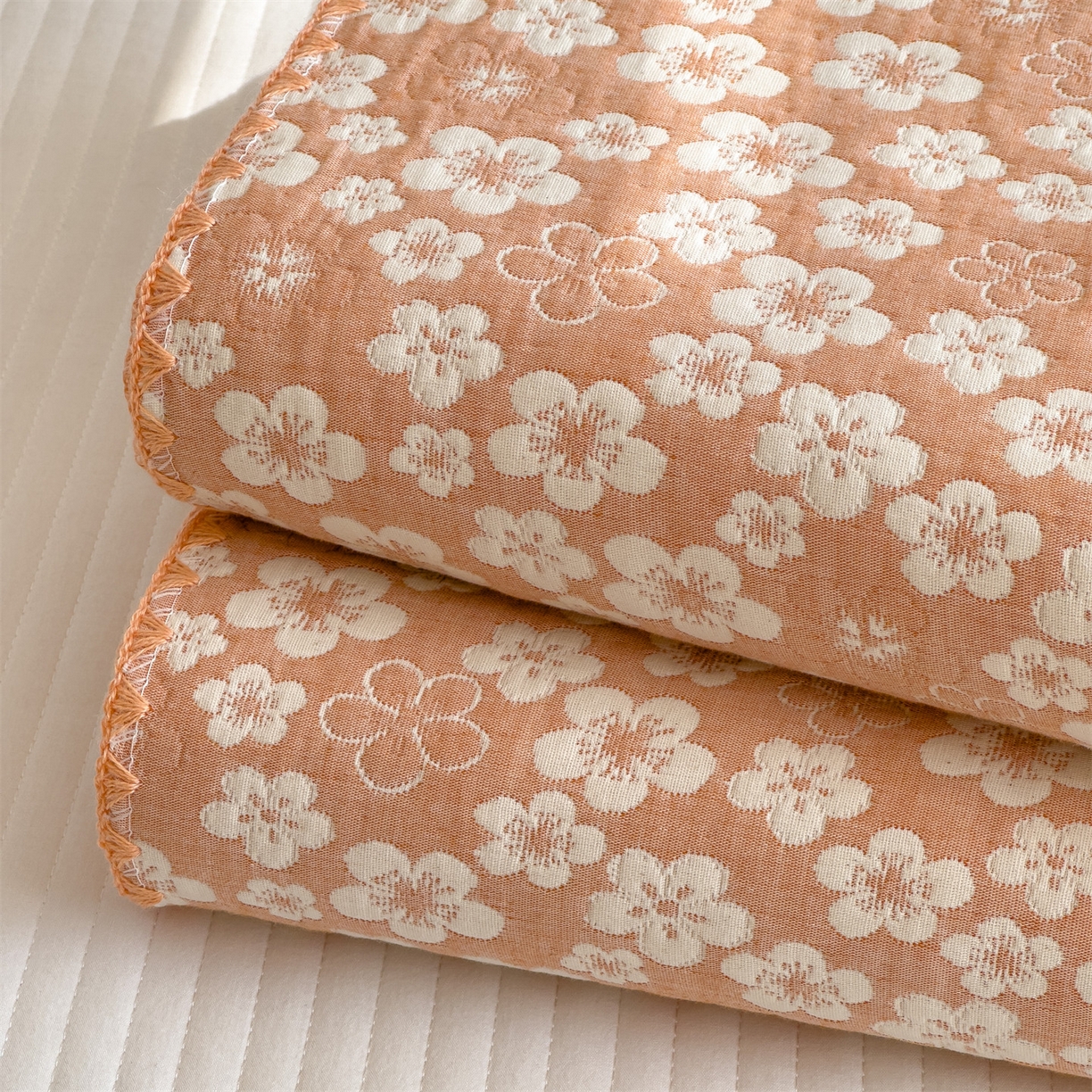 91家纺网 家纺一手货源 找家纺 兄弟坊 2025新款全棉三层纱多功能毛巾被（盖毯床单夏被）棉澜 棉澜-花海浅橙