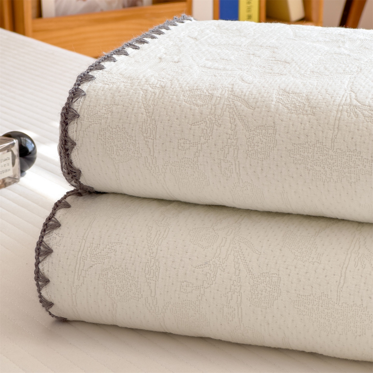 91家纺网 家纺一手货源 找家纺 兄弟坊 2025新款全棉三层纱多功能毛巾被（盖毯床单夏被）棉澜 棉澜-简约软白
