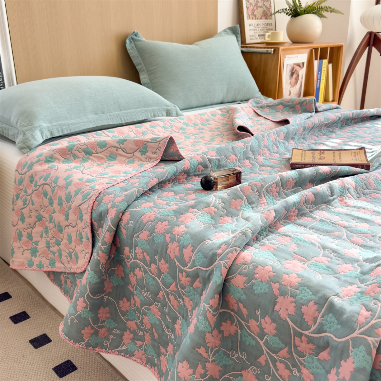 91家纺网 家纺一手货源 找家纺 兄弟坊 2025新款全棉三层纱多功能毛巾被（盖毯床单夏被）棉澜 棉澜-枫叶灰粉