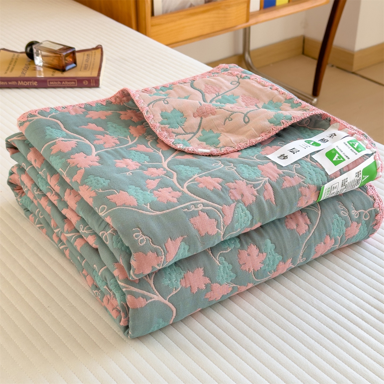 91家纺网 家纺一手货源 找家纺 兄弟坊 2025新款全棉三层纱多功能毛巾被（盖毯床单夏被）棉澜 棉澜-枫叶灰粉