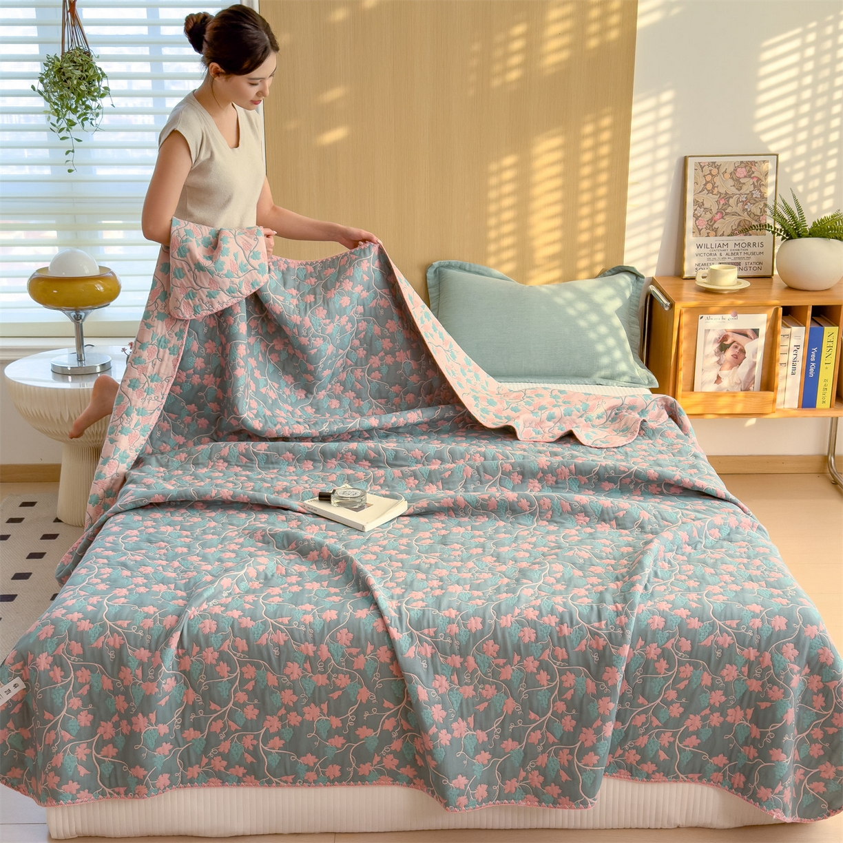 91家纺网 家纺一手货源 找家纺 兄弟坊 2025新款全棉三层纱多功能毛巾被（盖毯床单夏被）棉澜 棉澜-枫叶灰粉