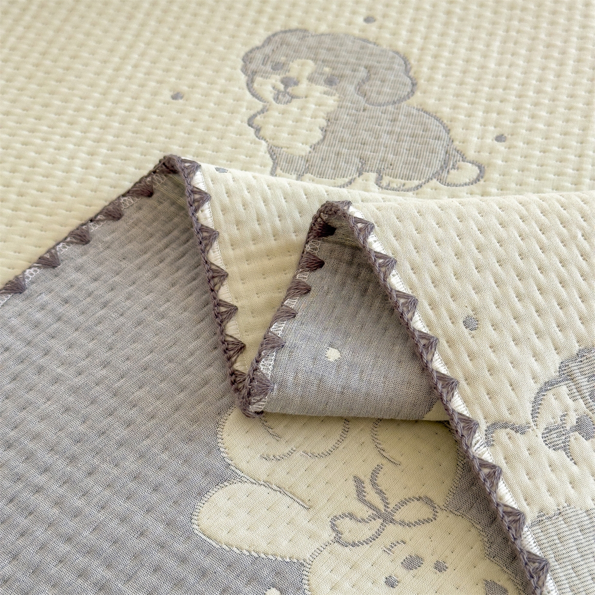 91家纺网 家纺一手货源 找家纺 兄弟坊 2025新款全棉三层纱多功能毛巾被（盖毯床单夏被）棉澜 棉澜-礼物熊