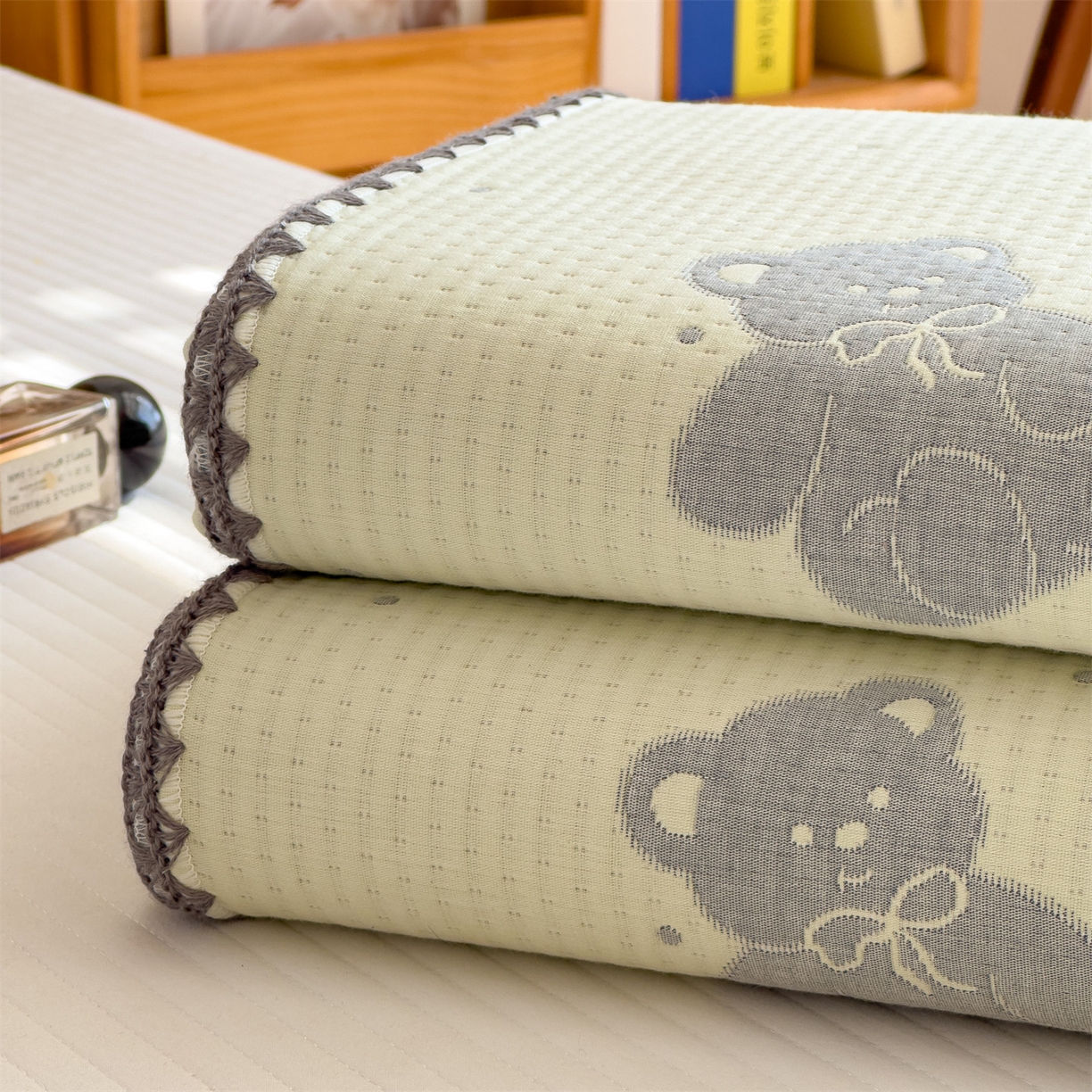 91家纺网 家纺一手货源 找家纺 兄弟坊 2025新款全棉三层纱多功能毛巾被（盖毯床单夏被）棉澜 棉澜-礼物熊