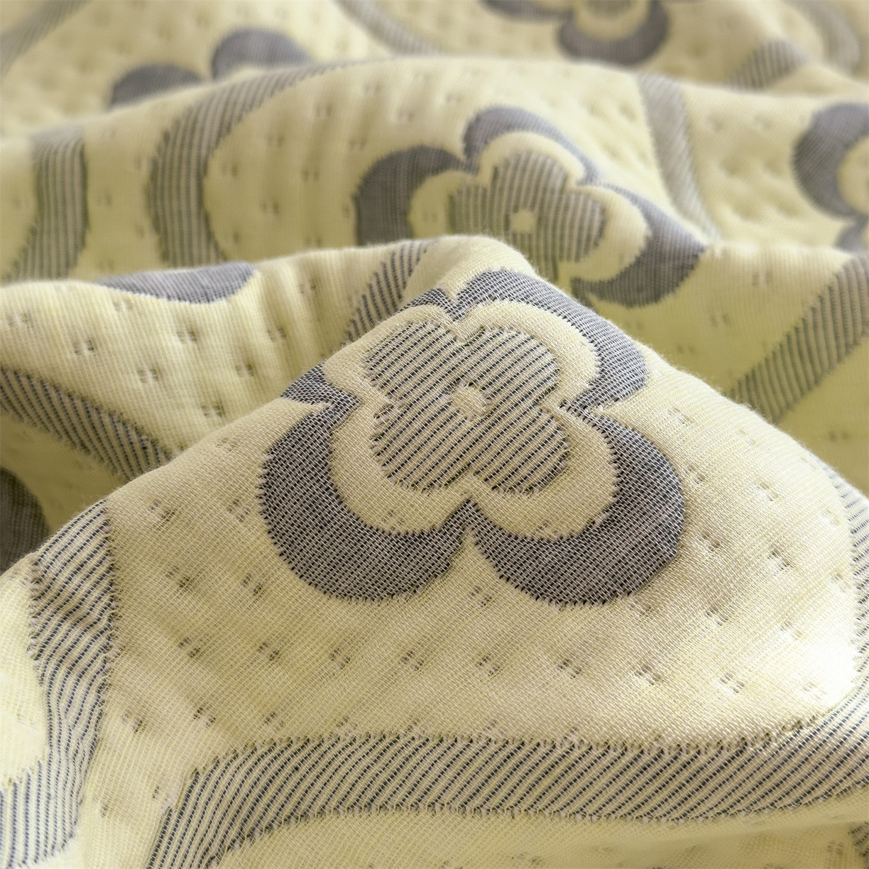 91家纺网 家纺一手货源 找家纺 兄弟坊 2025新款全棉三层纱多功能毛巾被（盖毯床单夏被）棉澜 棉澜-幸运草