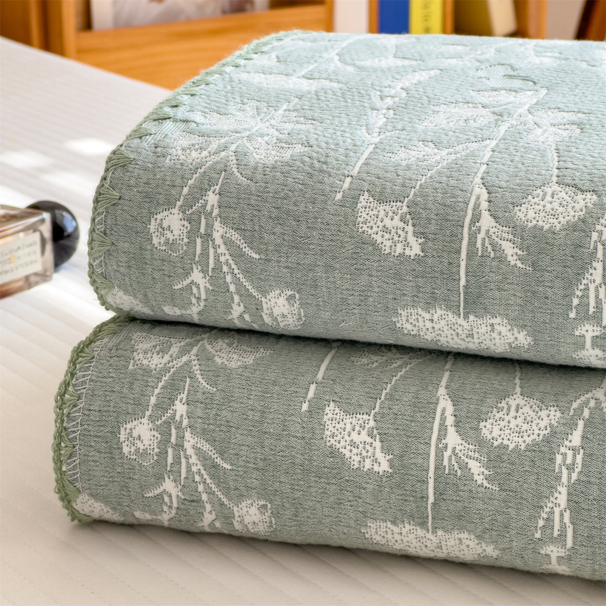 91家纺网 家纺一手货源 找家纺 兄弟坊 2025新款全棉三层纱多功能毛巾被（盖毯床单夏被）棉澜 棉澜-枝叶轻绿
