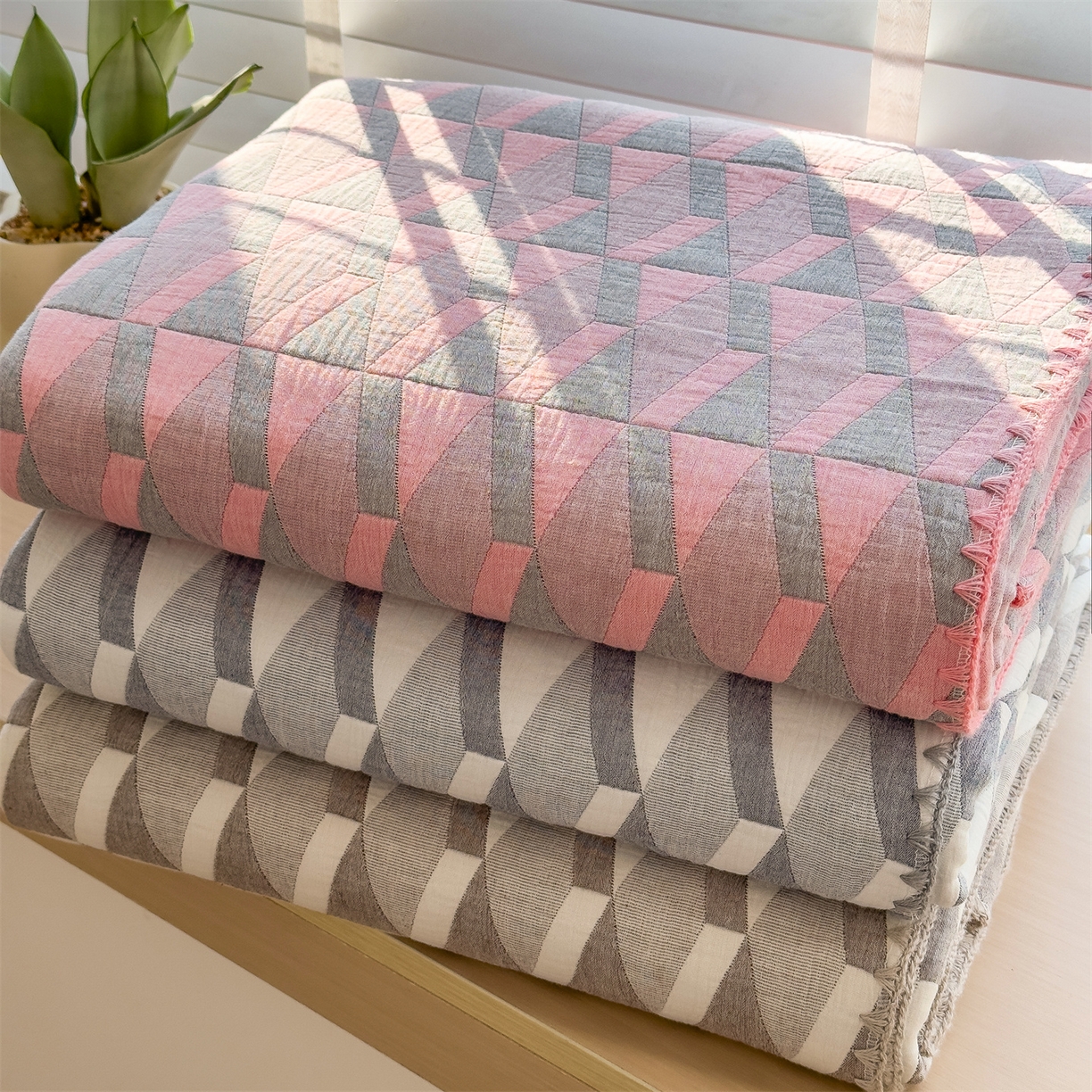 91家纺网 家纺一手货源 找家纺 兄弟坊 2025新款全棉三层纱多功能毛巾被（盖毯床单夏被）棉澜 组合图