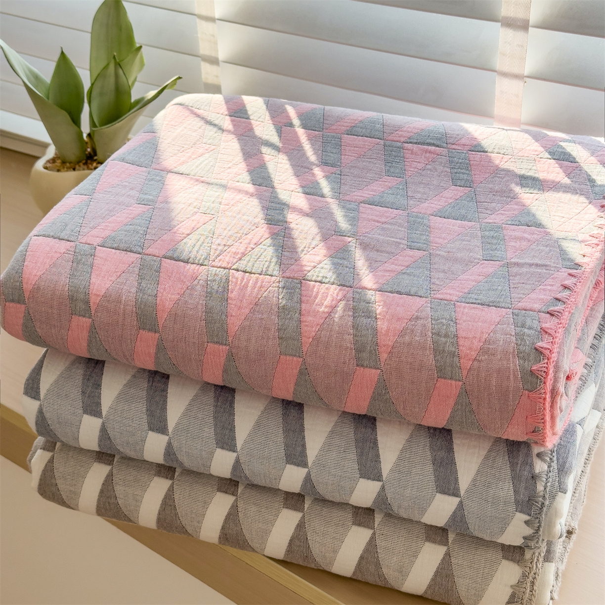 91家纺网 家纺一手货源 找家纺 兄弟坊 2025新款全棉三层纱多功能毛巾被（盖毯床单夏被）棉澜 组合图