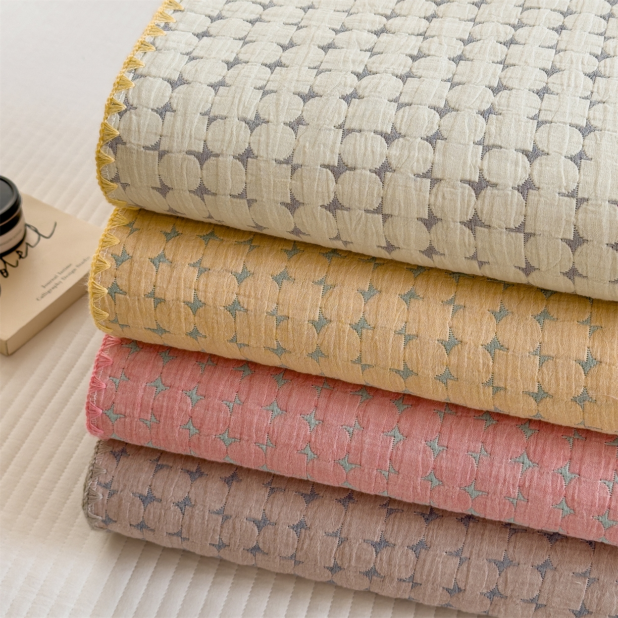 91家纺网 家纺一手货源 找家纺 兄弟坊 2025新款全棉三层纱多功能毛巾被（盖毯床单夏被）棉澜 组合图