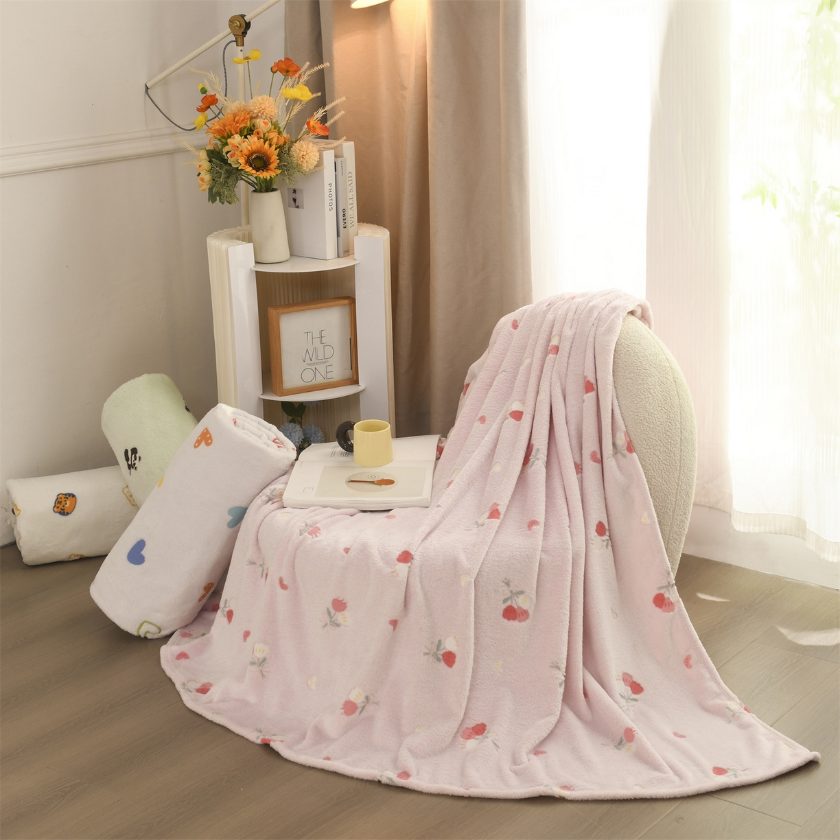 91家纺网 家纺一手货源 找家纺 恋绒家纺 2025新款云朵绒毛毯毯子多铺盖多功能盖毯绒 小花-粉