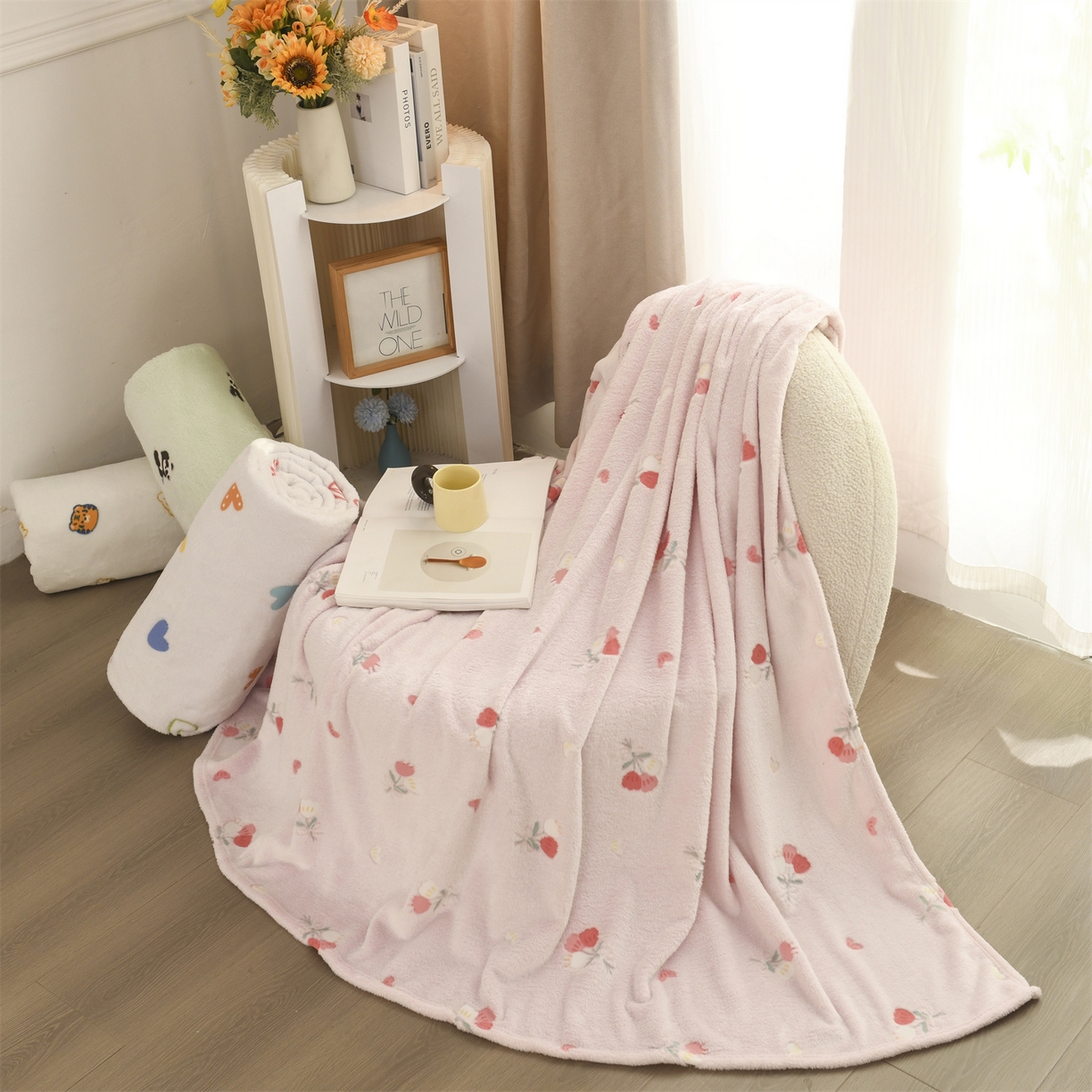 91家纺网 家纺一手货源 找家纺 恋绒家纺 2025新款云朵绒毛毯毯子多铺盖多功能盖毯绒 小花-粉