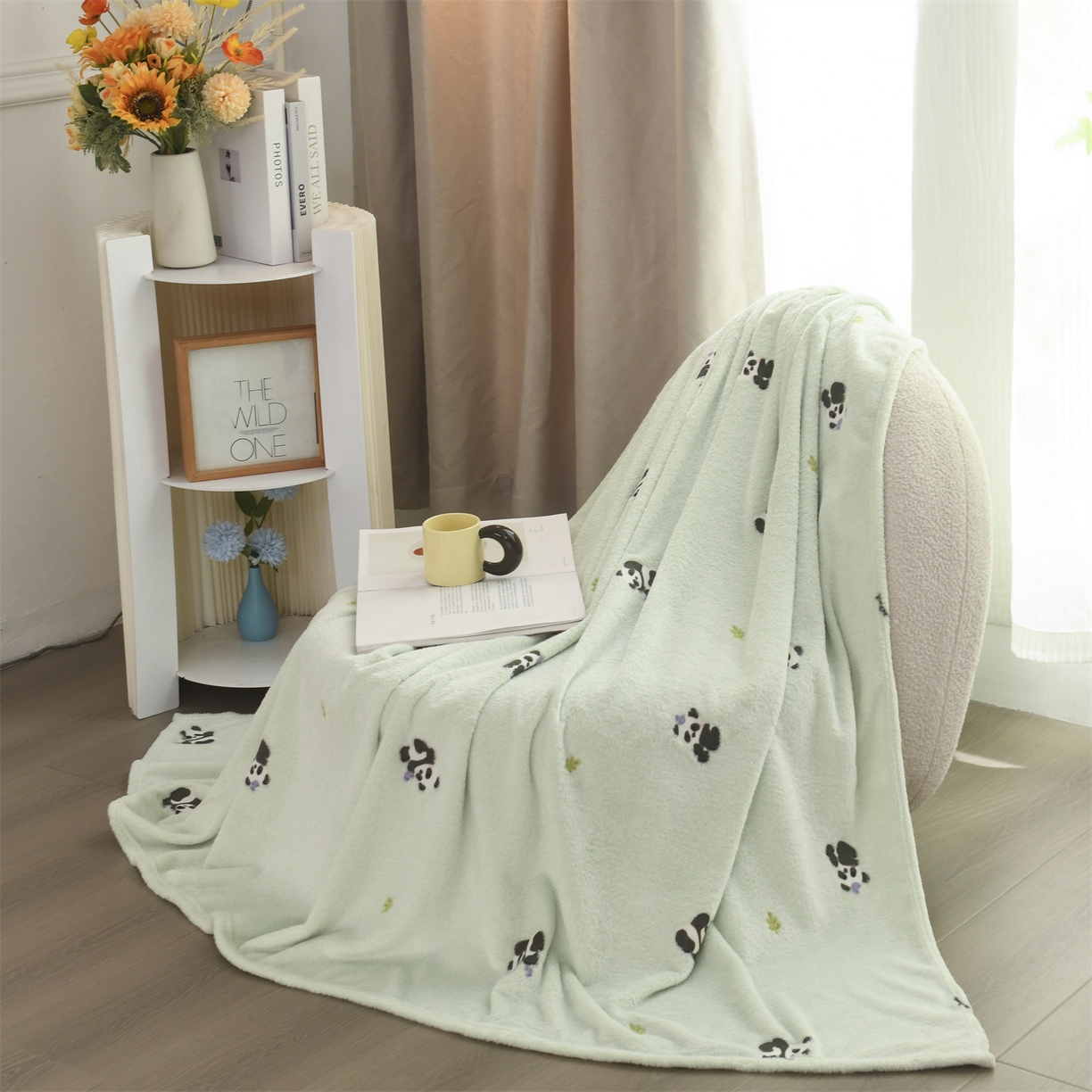 91家纺网 家纺一手货源 找家纺 恋绒家纺 2025新款云朵绒毛毯毯子多铺盖多功能盖毯绒 熊猫-绿