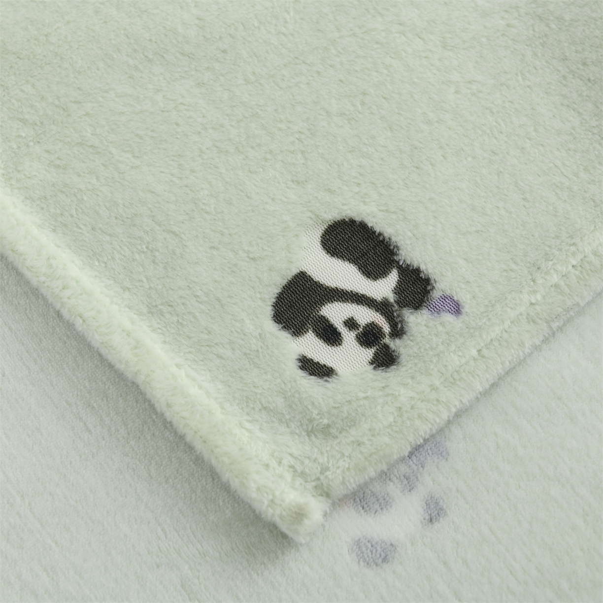 91家纺网 家纺一手货源 找家纺 恋绒家纺 2025新款云朵绒毛毯毯子多铺盖多功能盖毯绒 熊猫-绿