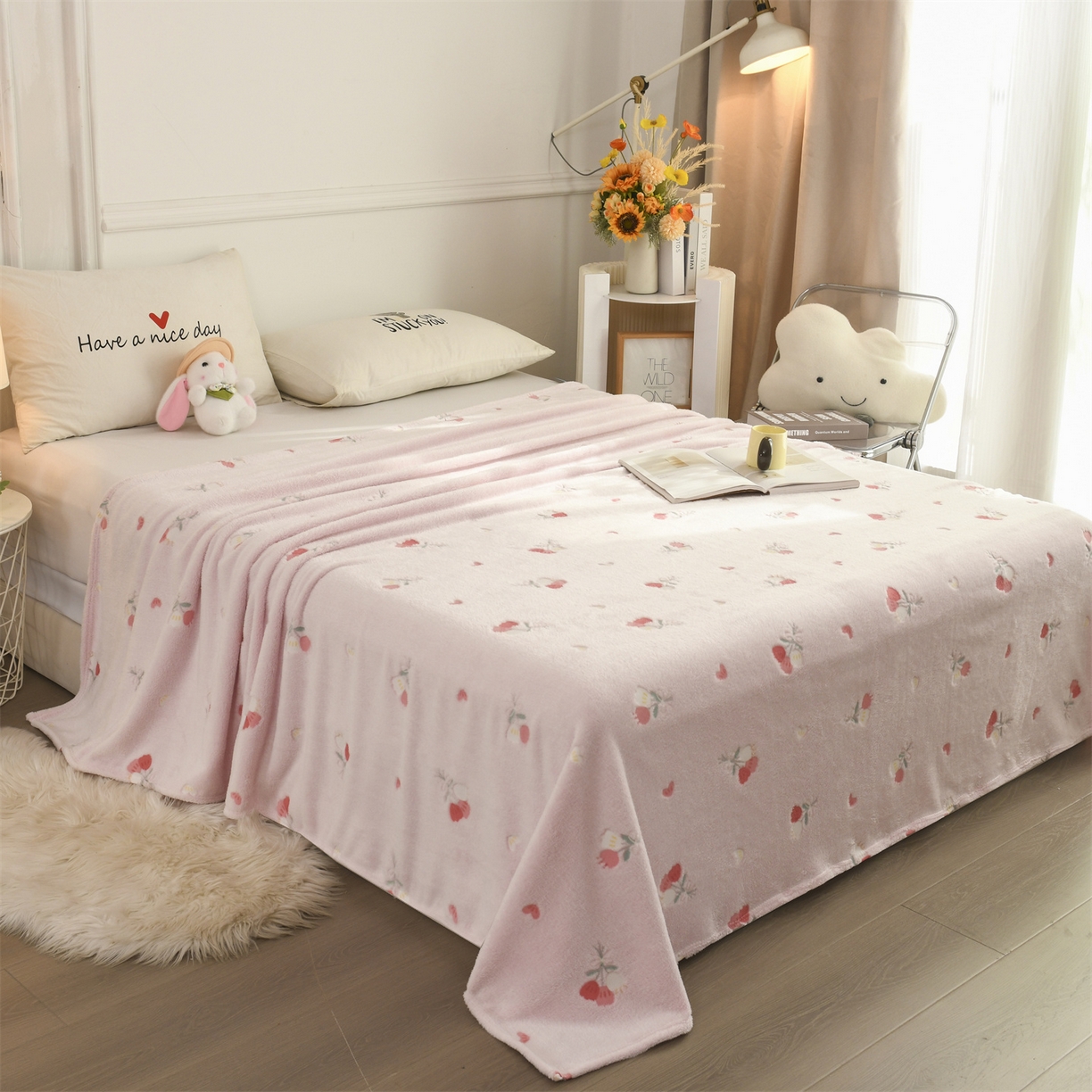 91家纺网 家纺一手货源 找家纺 恋绒家纺 2025新款云朵绒毛毯毯子多铺盖多功能盖毯绒 小花-粉