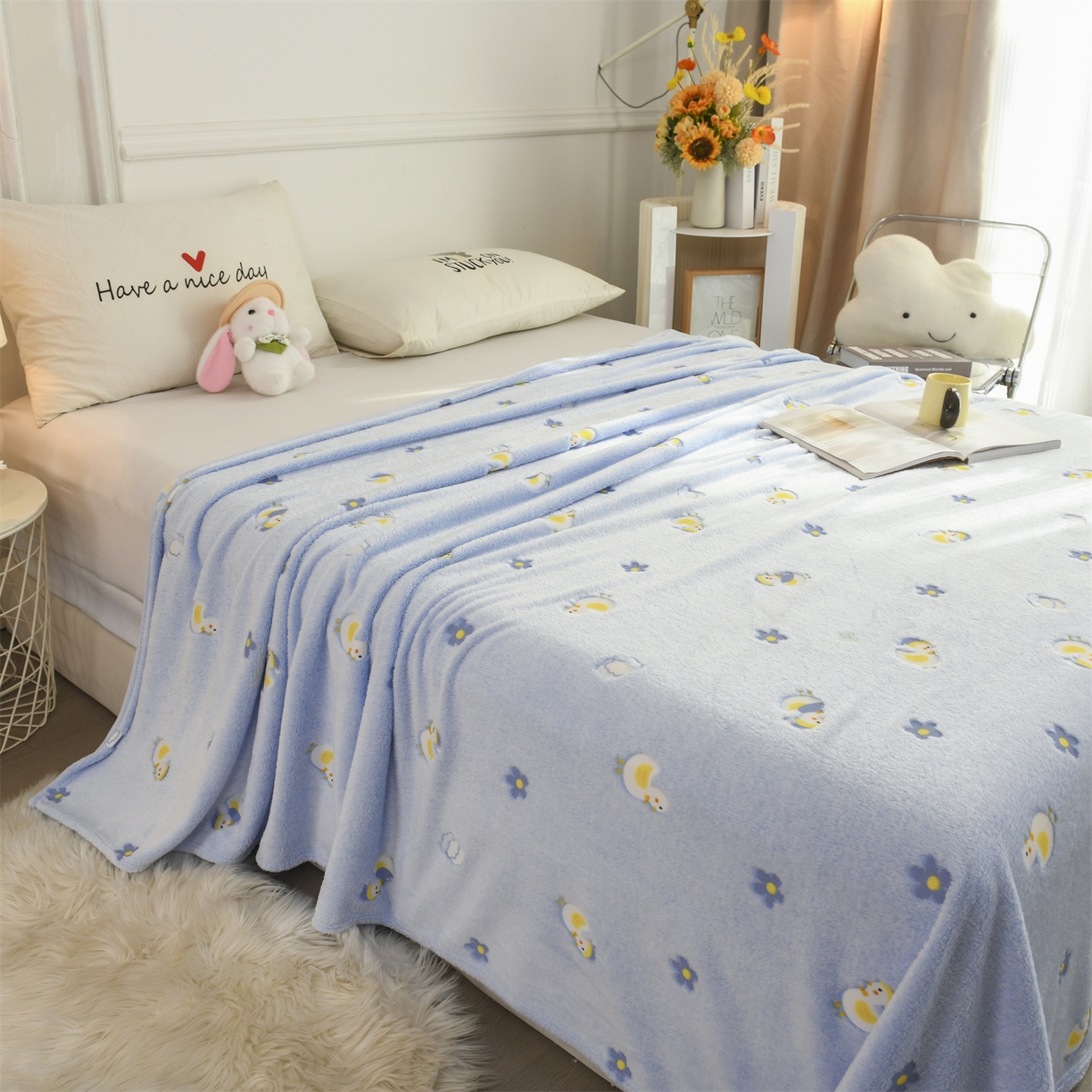 91家纺网 家纺一手货源 找家纺 恋绒家纺 2025新款云朵绒毛毯毯子多铺盖多功能盖毯绒 兰花小鸭
