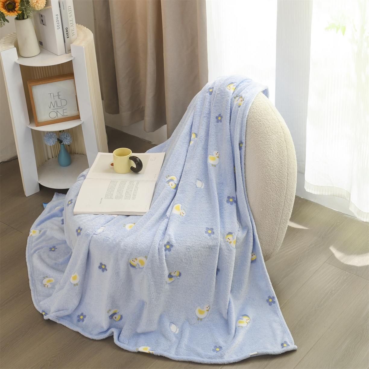 91家纺网 家纺一手货源 找家纺 恋绒家纺 2025新款云朵绒毛毯毯子多铺盖多功能盖毯绒 兰花小鸭