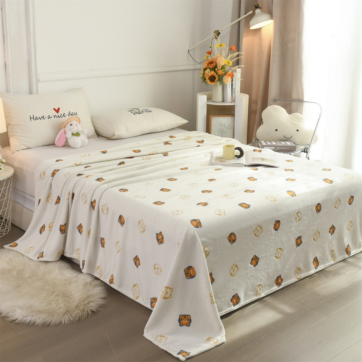 91家纺网 家纺一手货源 找家纺 恋绒家纺 2025新款云朵绒毛毯毯子多铺盖多功能盖毯绒 虎头-米白