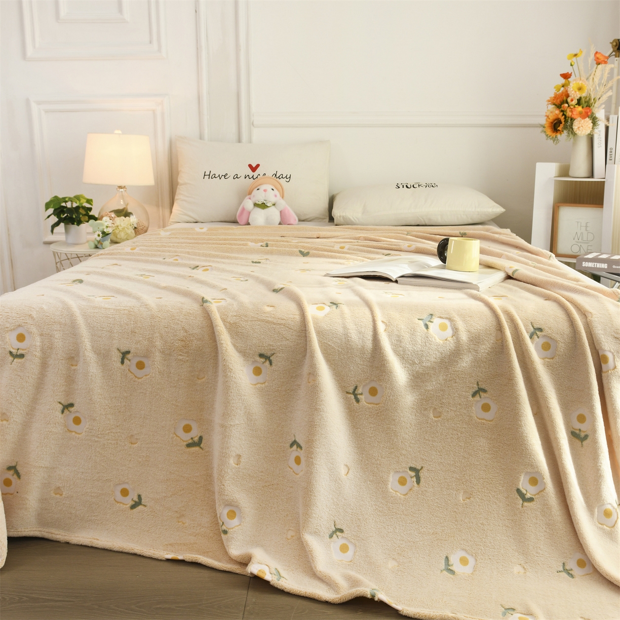 91家纺网 家纺一手货源 找家纺 恋绒家纺 2025新款云朵绒毛毯毯子多铺盖多功能盖毯绒 小菊花-黄