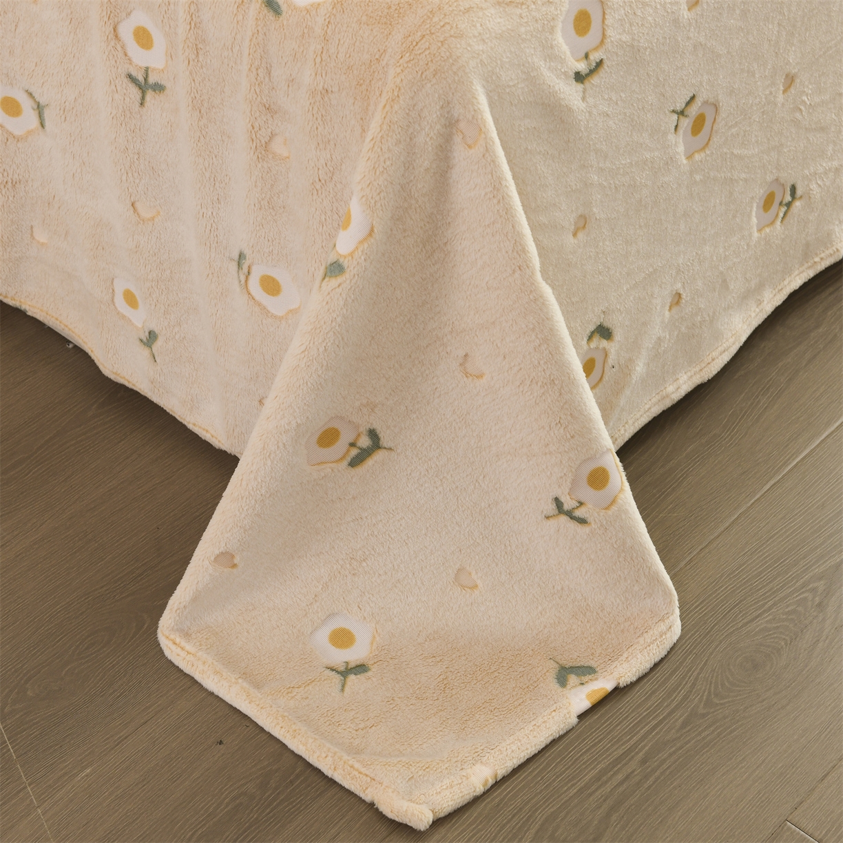 91家纺网 家纺一手货源 找家纺 恋绒家纺 2025新款云朵绒毛毯毯子多铺盖多功能盖毯绒 小菊花-黄